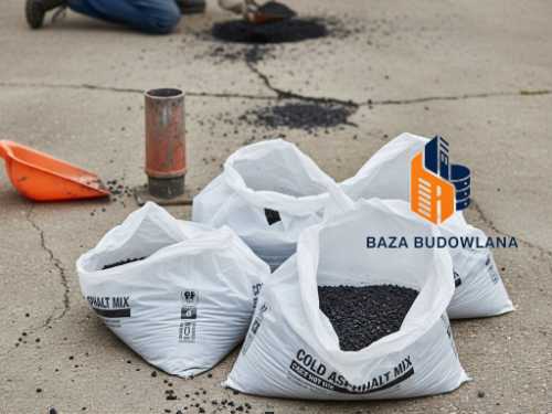 Asfalt na zimno w workach – czy samodzielna naprawa podjazdu ma sens? (Test i opinie)