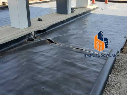 5 najczęstszych błędów przy montażu geomembrany PEHD pod dystrybutorami