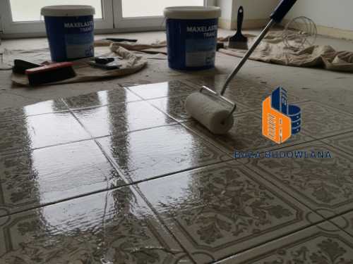 Bezbarwna hydroizolacja na stare płytki