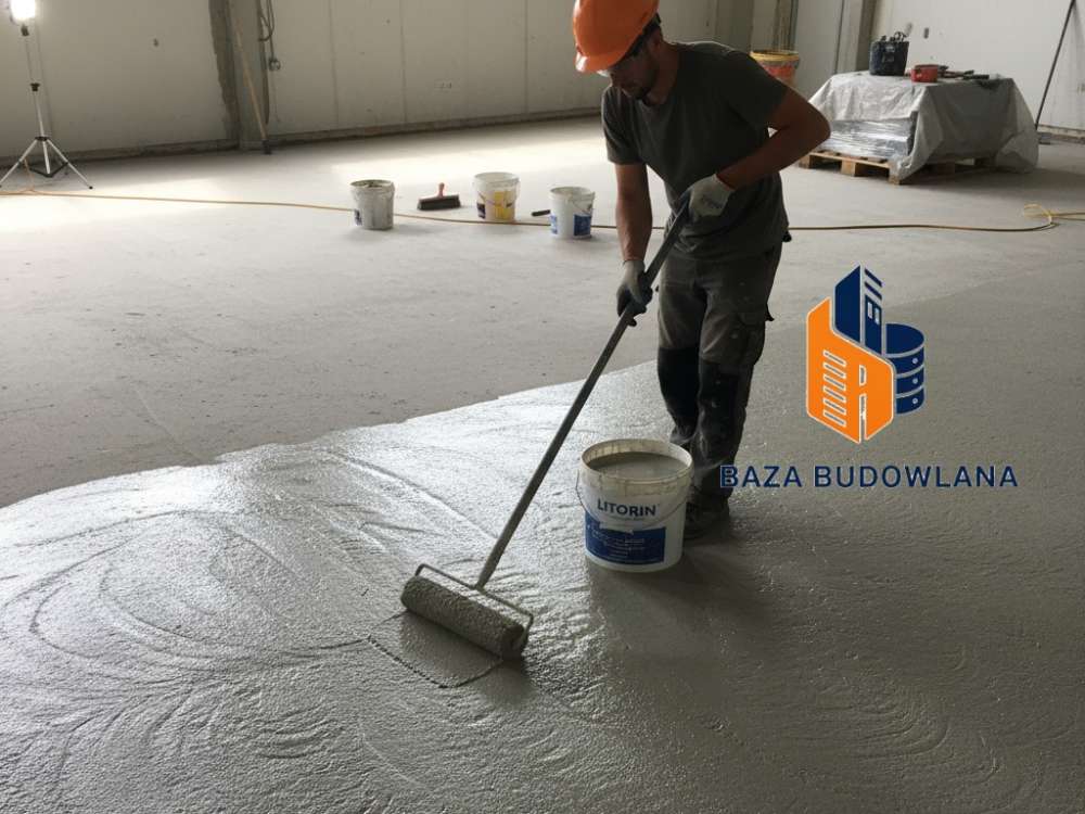 Prawidłowa aplikacja systemu Litorin na posadzkę betonową – impregnacja i wzmacnianie betonu.